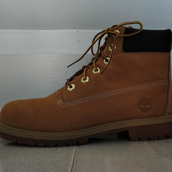 JUNIOR TIMBERLAND Premium 6-inch Waterproof Boots - Picture 3 of 3